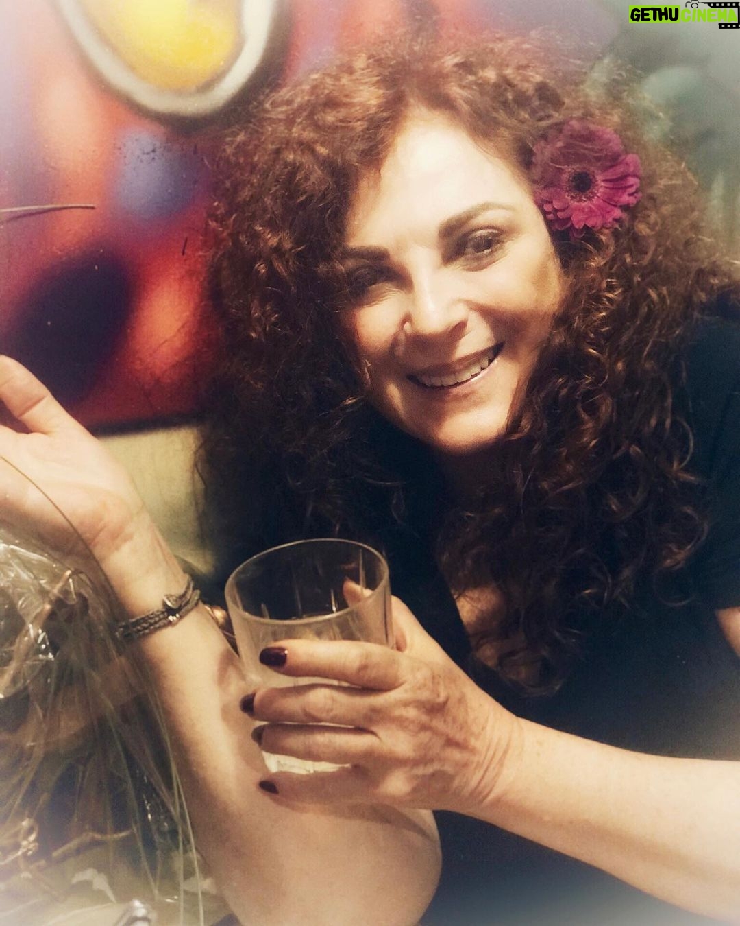 Deniz Çakır Instagram - İyi ki doğdun TATLI KADIN....😘🌹 @deryaalabora