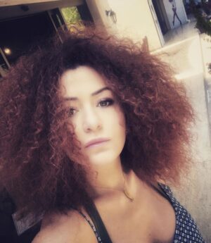 Deniz Çakır Instagram - Bana ilham veren aşklarıma, şehirlerime, yollarıma, acılarıma, şarkılarıma, kahkahalarıma, şairlerime,dostlarıma bin minnet... ilhamımız hep çok olsun.. inanç ve aşkla... 🌹31/7/2019 Deniz