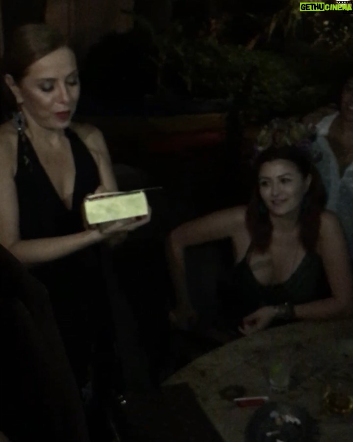 Deniz Çakır - 59.5K Likes - Yılın “yürekli kadın ödülünü” tanıdığım en yürekli kadından almak ne muazzam mutluluk... Teşekkürler hayat... 🌹
@zuolcay
@cigdemerken
@gunaykaracaoglu
#tahtatopuködülleri