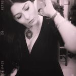 Deniz Çakır Instagram - “Yağma yok beyim, yanlışımı kendim seçerim ben. Yanlış da yapsam, kendim, bile bile, ama kendim yaparım. Senin zorlamanla yapılacak yanlış, komik bir kandırılıştan başka ne? Sadece sana bir şeyler verebilecek bir aldanma. Aldanmaktan korktuğumu sanma. Senden korkmuyorum.” Sevgi Soysal /Yürümek (s.75).