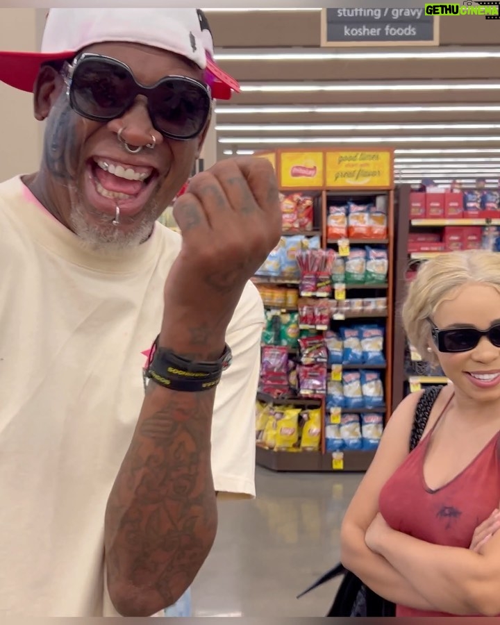 Dennis Rodman Instagram - When your upset just Remember I’m ALL SMILES 😁 #mybodymychoice #myworld 👍🏾#youtube #subscribe Happy Place