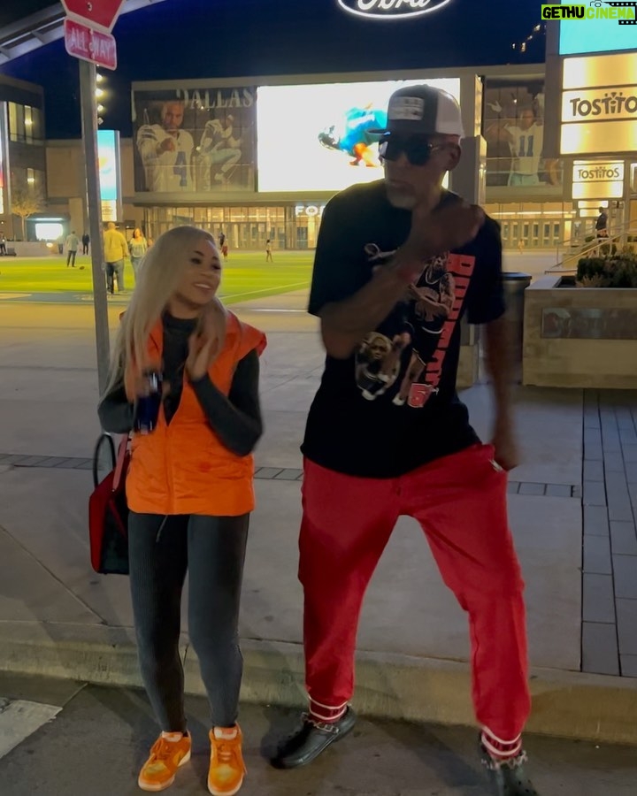 Dennis Rodman Instagram - Rate my dance moves 😆😝 Just having a good time🤷🏾‍♂🕺🏾SUBSCRIBE🔗 IN BIO ⬅ 🕺🏾🕺🏾🕺🏾🕺🏾😆👍I tried it