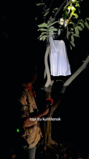 Denny Sumargo Instagram - Kasih tau pengalaman horor lu!! 

#CleoPureWater #RinganDanSehat #MurniLebihBaik