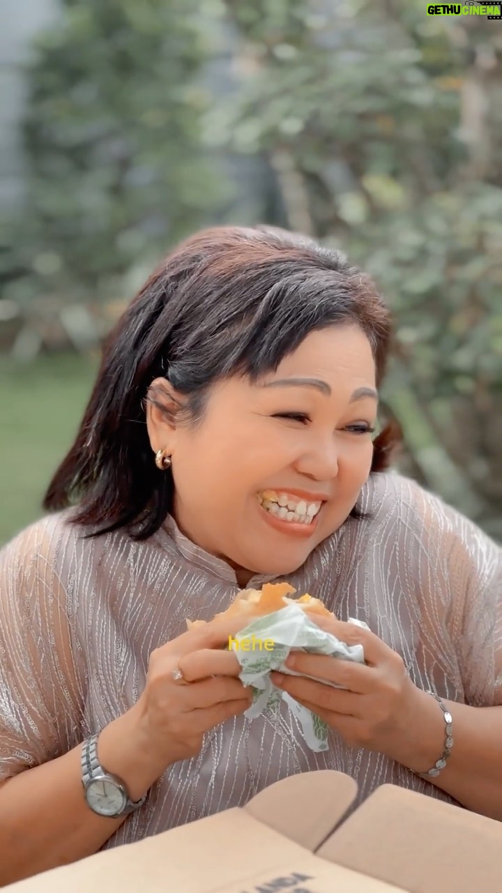 Denny Sumargo - 288.5K Likes - Hal ter “BANGOR” apa yg pernah lu lakuin, sampe lu harus banget umroh?
Buat kalian yg mau UMROH GRATIS BERSAMA BURGER BANGOR. Langsung ke instagram➡️ @burgerbangor , SEKARANG!!!!🚨🚨
#umrohbersamabangor