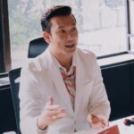 Denny Sumargo Instagram - Cocok ga gw jadi CEO? 🗣️ *Uhuk 2 JUTA #lionparcel #beranidiandelin