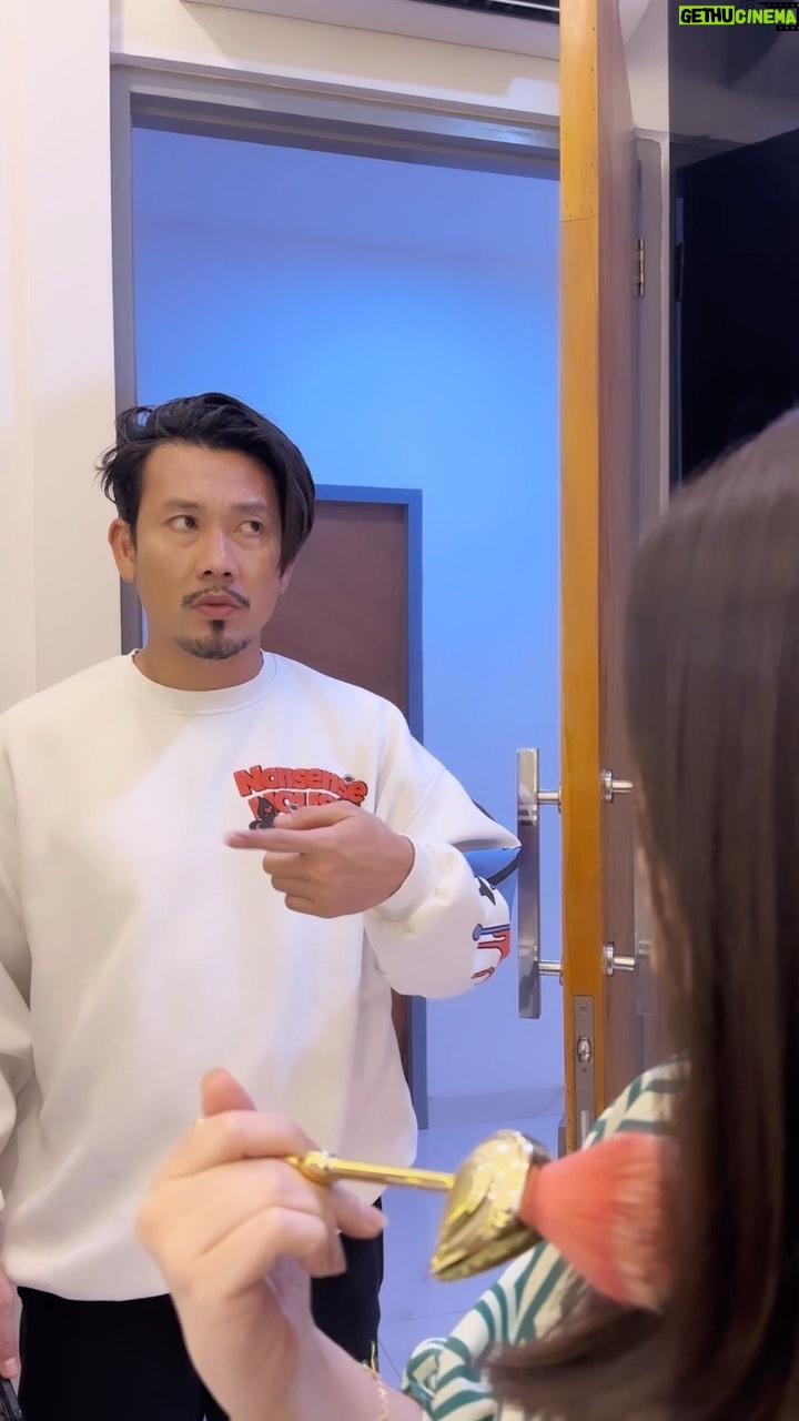 Denny Sumargo - 187.2K Likes - Kok dia bingung yah? Padahal simple banget 😅