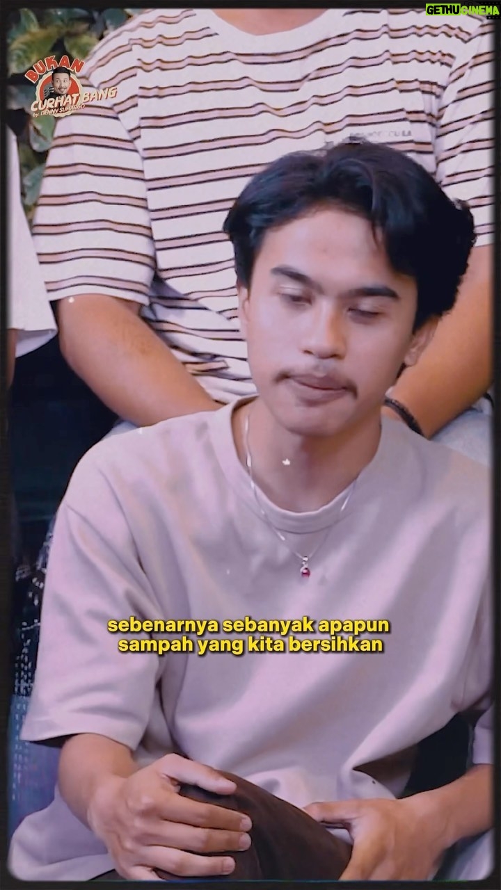 Denny Sumargo - 262.3K Likes - Beri aku 5 pemuda maka ....
Lanjutkan kalimat diatas! Paling ok dapat jajan.