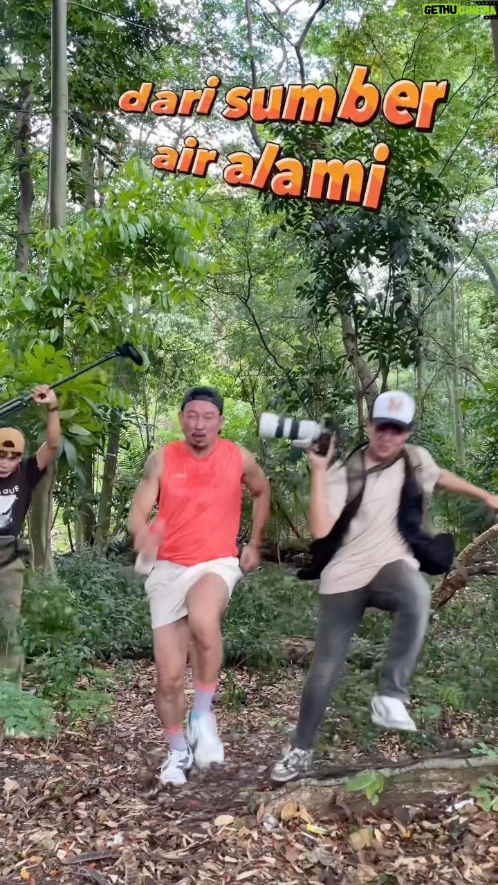 Denny Sumargo - 155.3K Likes - Gua lagi butuh pujian nih sebagai brand ambassador @cleopurewater yang baru. Yang pujiannya bagus/lucu gua kasih duit⁉️
(Bisa pantun, puisi, cerita pendek, gombalan, BEBAS TERSERAH LO)