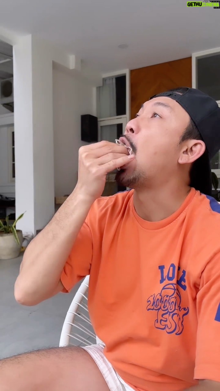 Denny Sumargo - 192K Likes - Belum pernah ngerasain lidah gw dia🥱