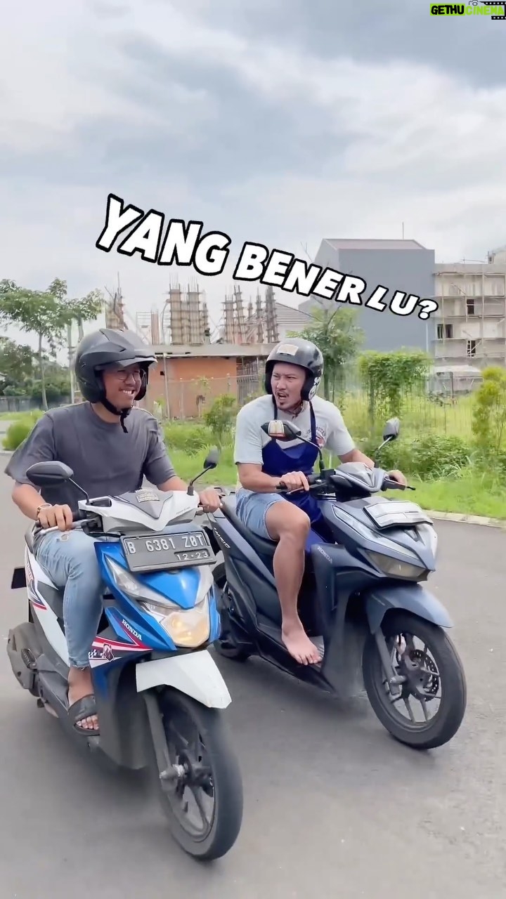 Denny Sumargo - 144.9K Likes - Ada yg mau? Ada nganggur satu nih!!
Buat yang takut sama minyak, kayak gua. Mending beli @mito.id Digifry AF8. Body nya transparant, jadi klean bisa pantau masakan klean dari luar! Harganya terjangkau, gak akan sampe jual ginjal!