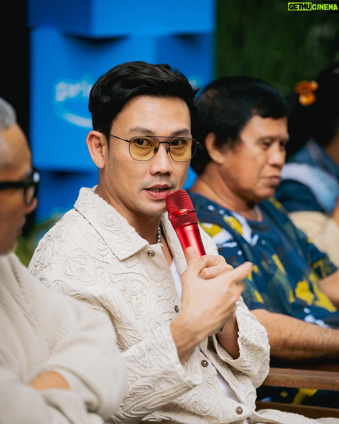Denny Sumargo Instagram - berapa kali ellyas pical memukul lawannya dalam video ini?! ELLYAS PICAL PETINJU KELAHIRAN SAPARUA ini tidak bisa mendengar dengan baik, tidak bisa membaca, tidak sekolah, tidak punya uang, bahkan tidak direstui menikah dengan kekasih hatinya, tapi 12 kali JUARA DUNIA, gimana tuh??!! TAYANG 21 MARET di @primevideoid