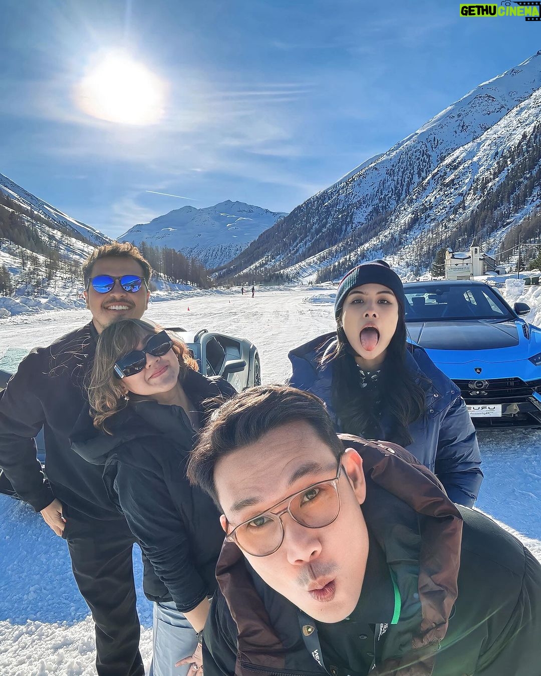 Denny Sumargo Instagram - Kenapa LAMBORGHINI memilih FASTRON sebagai oli mesin officialnya di balapan di SUPER TROFEO ⁉️ #FastronWinterDriving #FastronXLamborghiniSC #PertaminaLubricants @ignaziozanon Livigno Ski Area, Italy