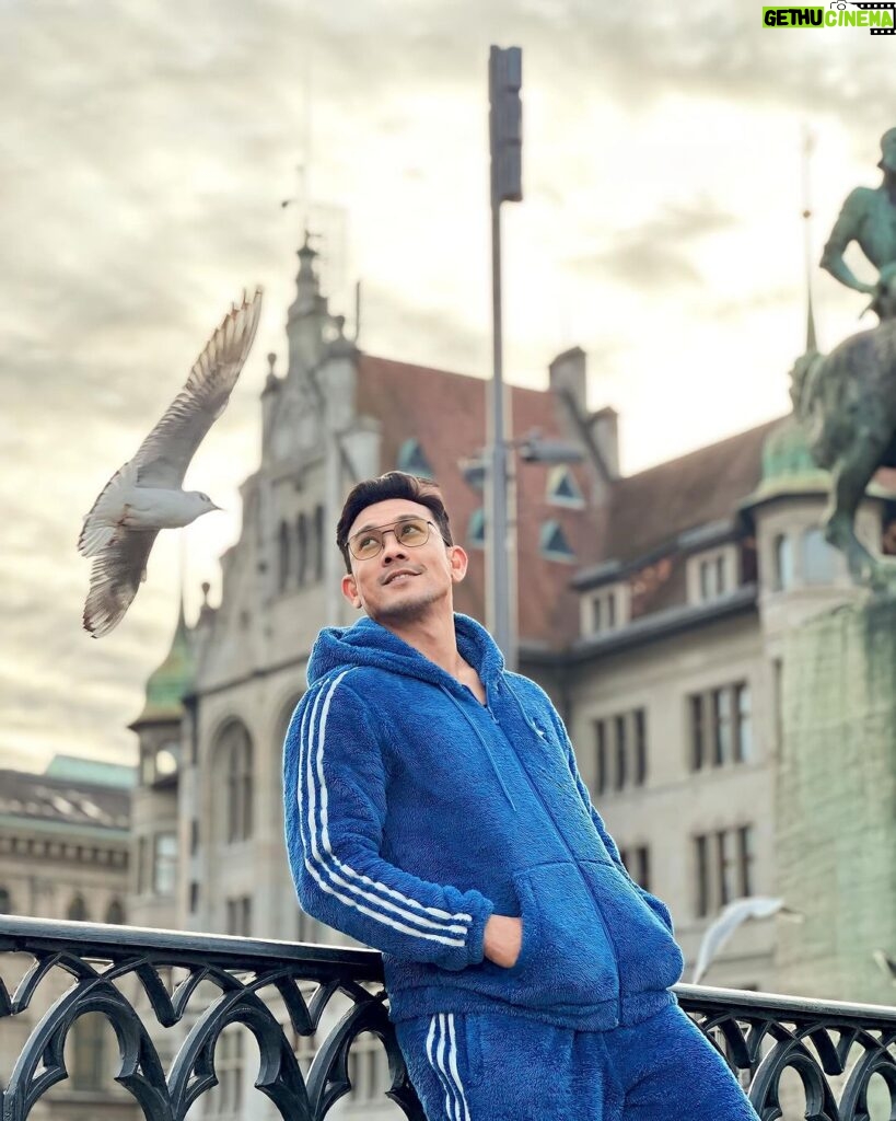 Denny Sumargo Instagram - Apa nama Swiss yg cocok buat gw? #winterdriving #FastronXLamborghiniSC Zürich, Switzerland