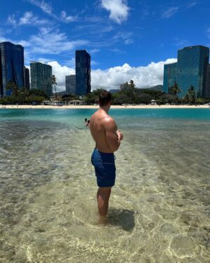 Derek Chadwick Instagram - I’m 6’7 btw