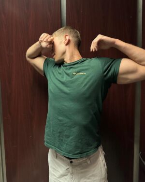 Derek Chadwick Instagram - I’m 6’7 btw