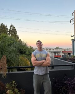 Derek Chadwick Instagram - I’m 6’7 btw