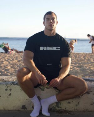 Derek Chadwick Instagram - New @recgen campaign shot in Hawaii. 💣 Use code DEREK10OFF for 10 percent off my fav gym stuff!