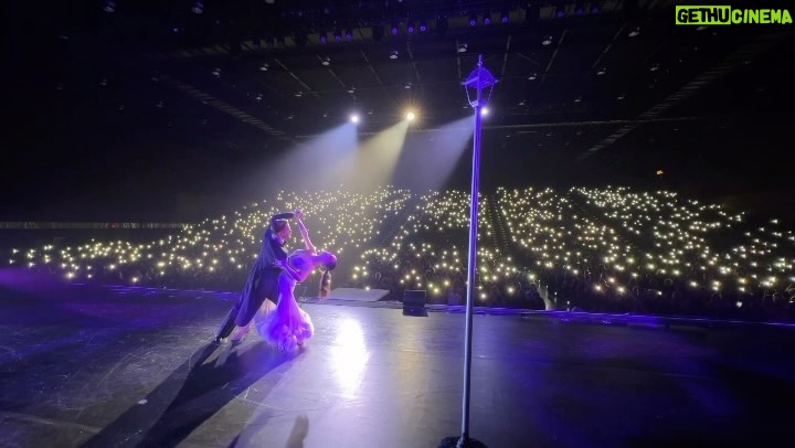 Derek Hough Instagram - Since I started the creation process for my tour I knew I wanted to take a moment to honor Len. It ended up being the first piece created for the tour. It began with finding the right song for this important moment . I remember Len telling me how much he loved the song Moon River. I chose an instrumental version to allow space for our individual memories to unfold. The song instantly suggested a clean and classic waltz. Something I knew Len would’ve loved. Getting to collectively honor Len together on DWTS with @jennajohnson and @valentin thoughtful, careful and elegant choreography elevated this unforgettable moment to new heights. And Sharing the stage with past pros amplified the nostalgia and history of the impact that Len has made not only on the show, but in each and every one of our lives. I love this show, I love these people and we will always love you, Len 🙏🏼❤️ @dancingwiththestars