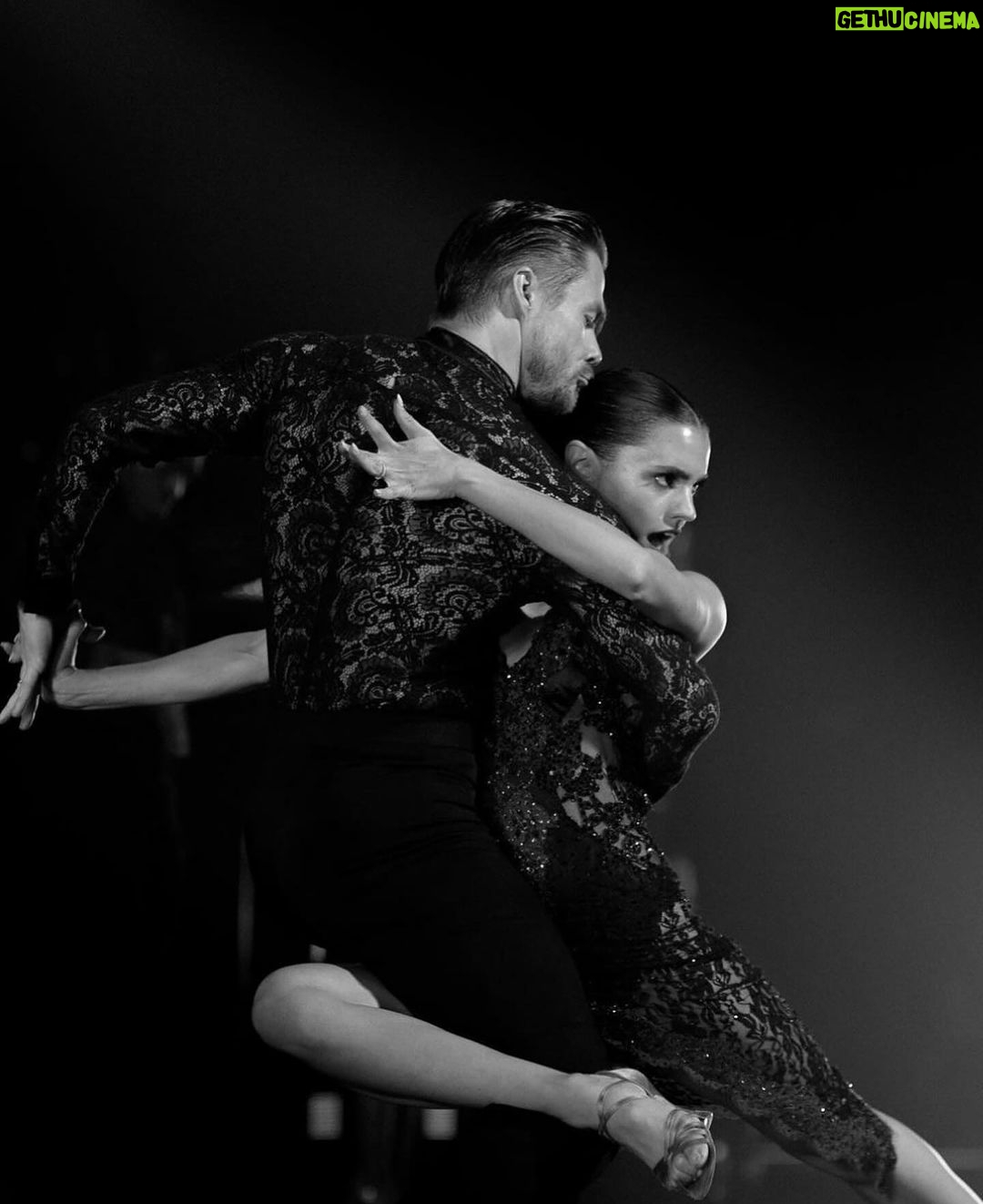 Derek Hough Instagram - THE NEW YORK TIMES : “He nods to the Masters, But he sways to his own rhythm” By Brian Schaefer Read full article Link in bio and story