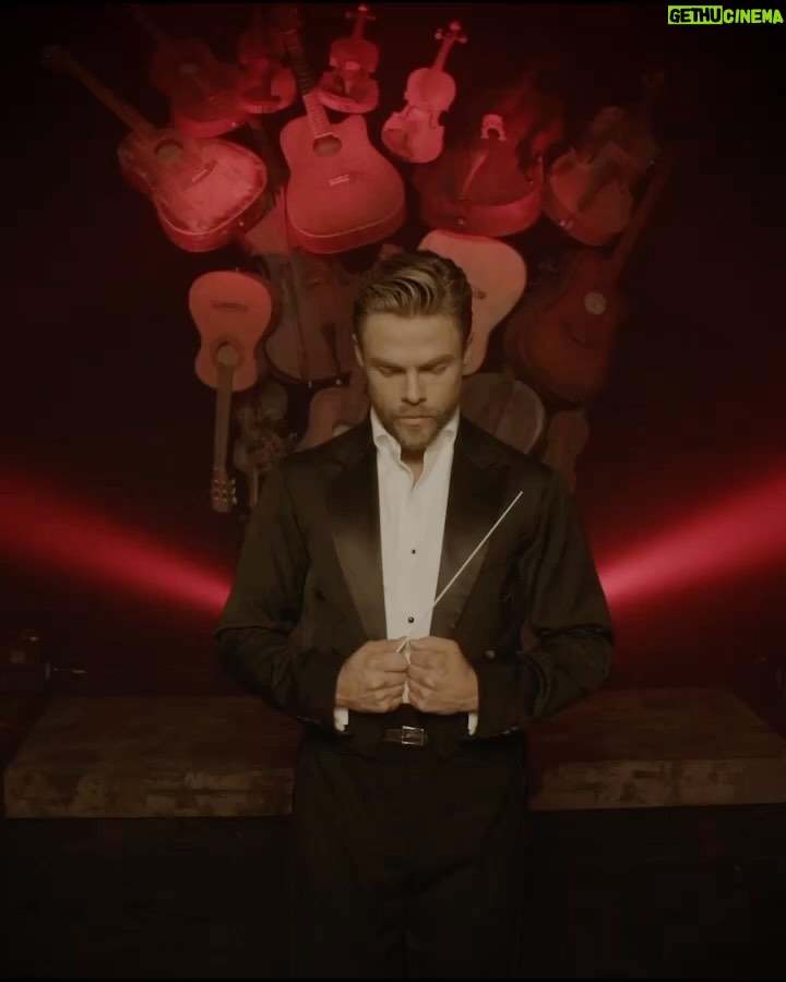 Derek Hough Instagram - Only a few days left until the Symphony begins ! FIRST UP !!! Salt Lake City Oct 2nd Seattle, WA Oct 4th Spokane, WA Oct 5th Boise, ID Oct 6th Eugene, OR Oct 7th Portland, OR Oct 8th Tickets π« DerekHough.Com