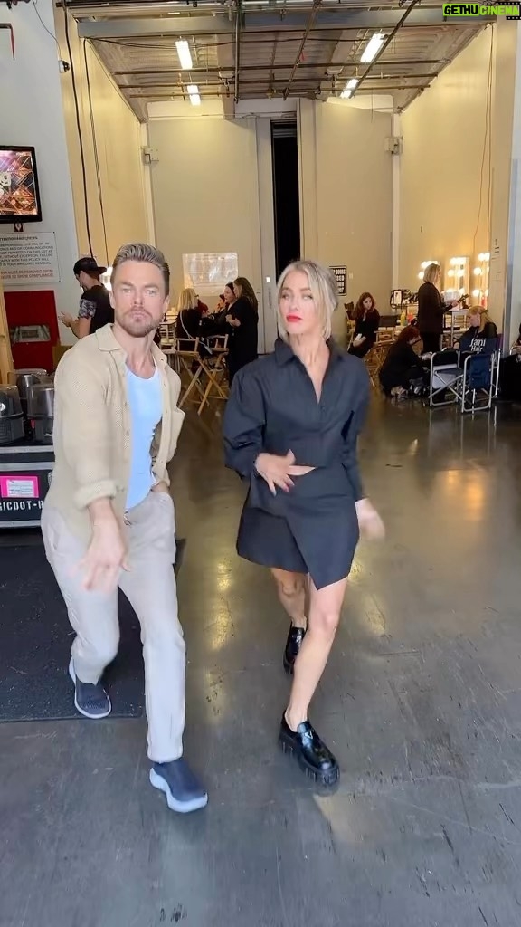 Derek Hough Instagram - We’re back in the ballroom TONIGHT!! @dancingwiththestars @juleshough