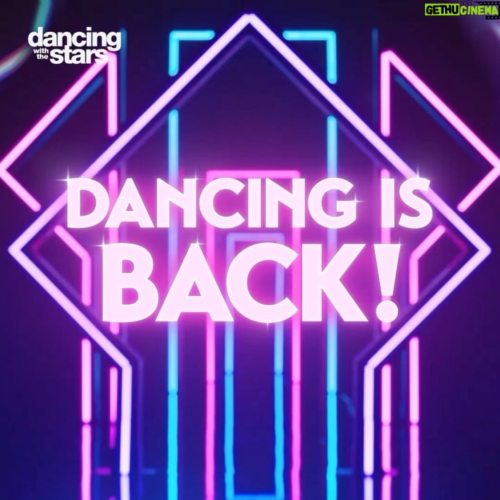 Derek Hough Instagram - #DWTS is BACK! Join me in the ballroom for a new season on @ABCNetwork and @DisneyPlus, live at 8/7c! Stream next day on @Hulu.