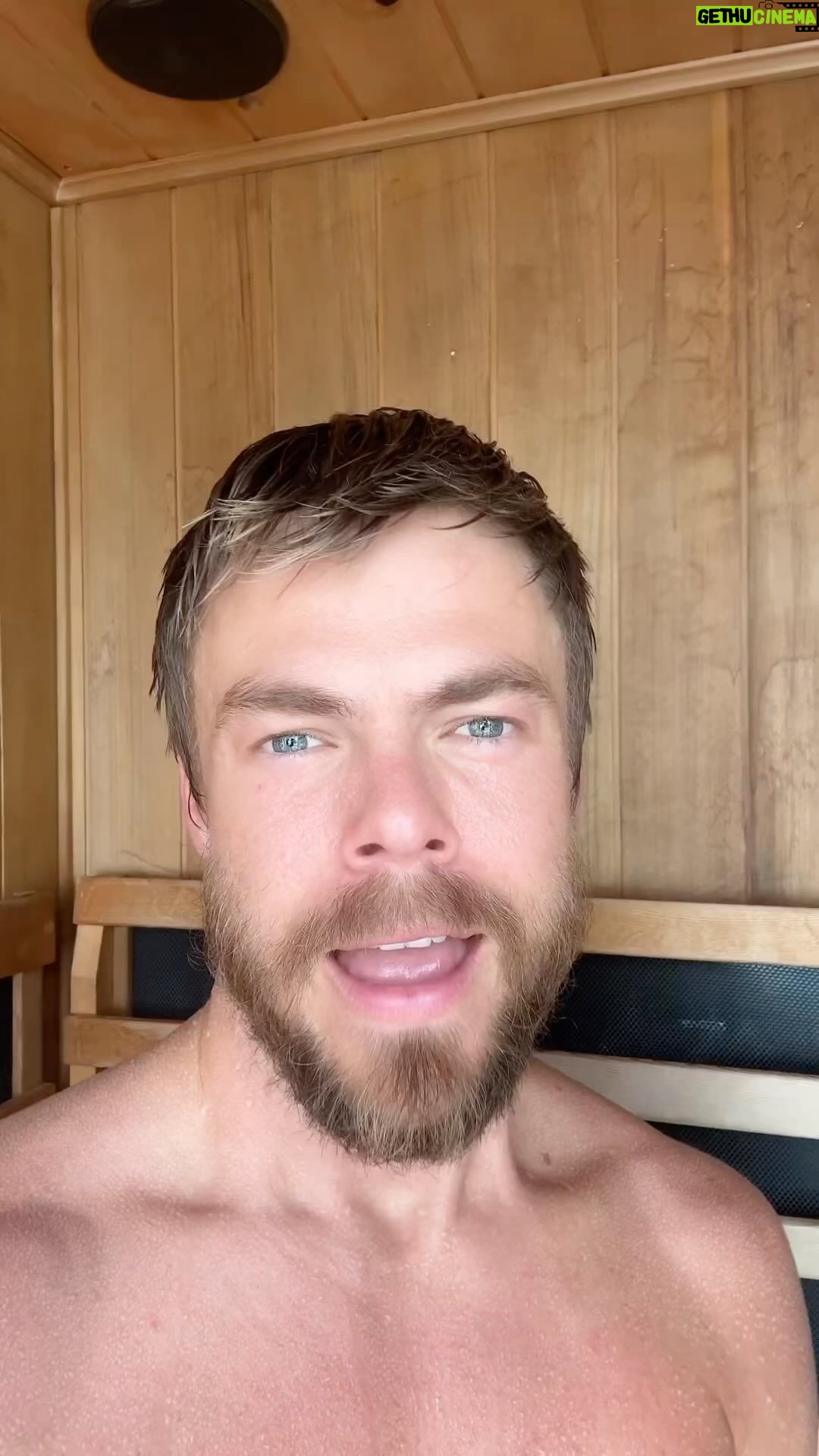 Derek Hough Instagram - Happy Women’s Day 🙏🏼 Empowering women empowers humanity. Celebrating Women’s Day is a tribute to their resilience, achievements, and invaluable contribution to the world 🌎 Thank you to all the women in my life who have continually showed up for me and who’s example of strength and nurturing spirits have inspired me. I love you And to all women out there. Thank you ❤️