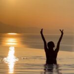 Derek Hough Instagram - The last few days of honeymoon :))) 🍯🌕 To which my friend replied “ y’all in the water a lot” 🤣 Amalfi Coast, Italy