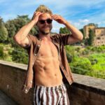 Derek Hough Instagram - Few lil snaps 📸