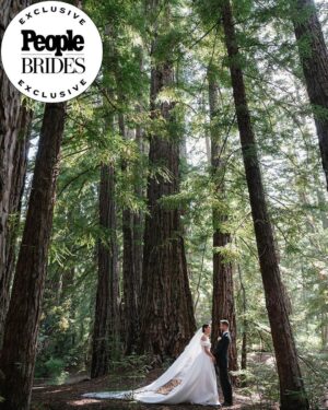 Derek Hough Instagram - "Regal redwoods" was the theme of @derekhough and @hayley.erbert's wedding in Carmel, California. From Hayley's custom Marchesa wedding gown and @inesdisanto reception dress to the opulent chandeliers and florals, see all the photos from their star-studded celebration at the link in bio. 
📷: @amyandstuart
📋: @simplytroy
💐: Jimmy Hartman of @inblumela
👗: @marchesafashion and @inesdisanto
💇‍♀️: @jill901
💄: @emmawillishmu
🪧: @katecozziegraphicarts
🎥: @whiteinrevery
📍: @santaluciapreserve
🍰: @kellygraycakes
💡: @signaturechandeliers
🍽️: @theonicollection