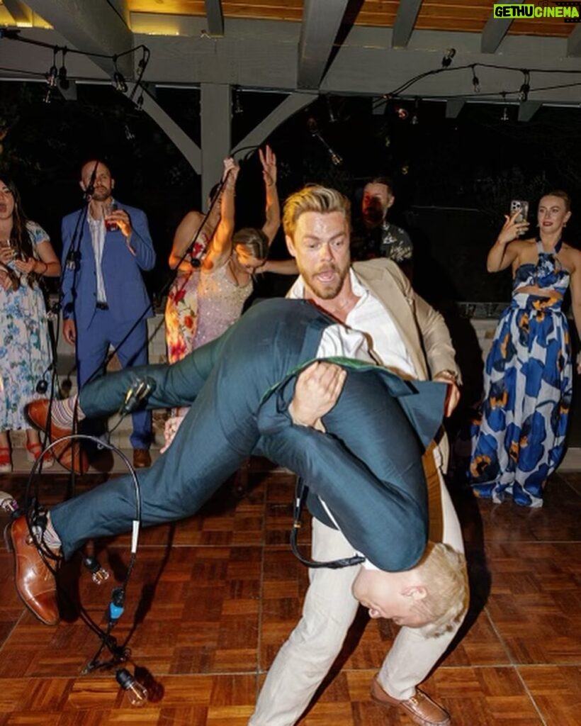 Derek Hough Instagram - Love ❤️ these two humans and so happy to celebrate with them on their big day! What makes these photos even better is looking at the reactions of people in the background 😂… ooo a flower 🌸 📷: @christinamcneill