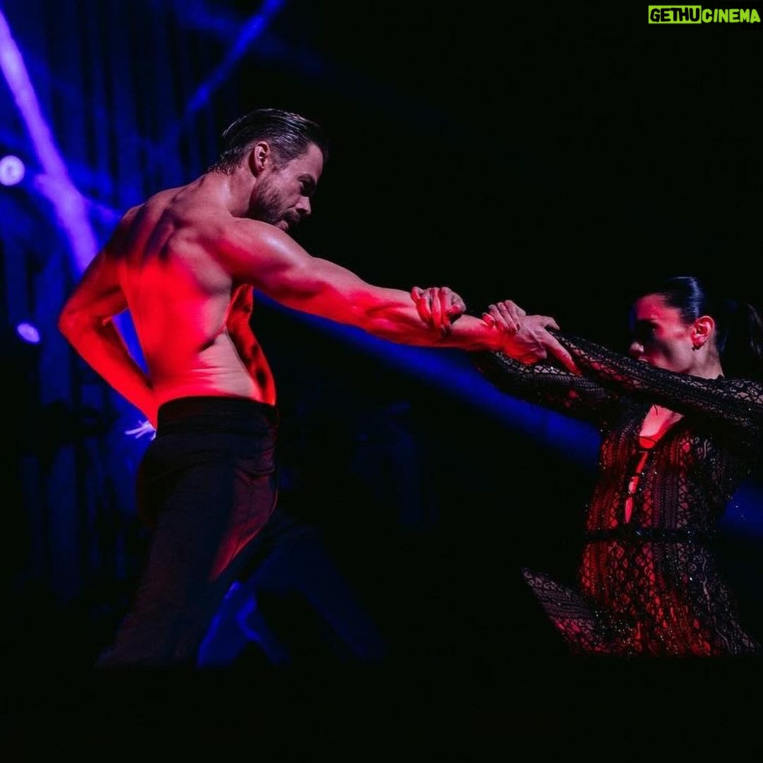Derek Hough Instagram - Caption these photos 1,2,3,4,5 And then come it Live! Only 18 shows left Tickets 🎫 Derekhough.com Photo credit: @zcassar