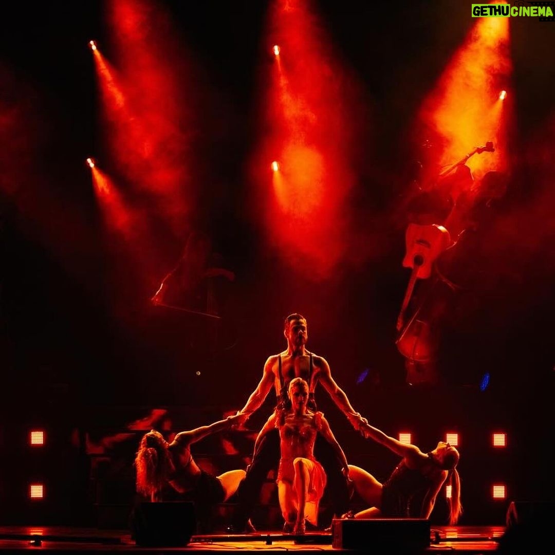 Derek Hough Instagram - Caption these photos 1,2,3,4,5 And then come it Live! Only 18 shows left Tickets 🎫 Derekhough.com Photo credit: @zcassar