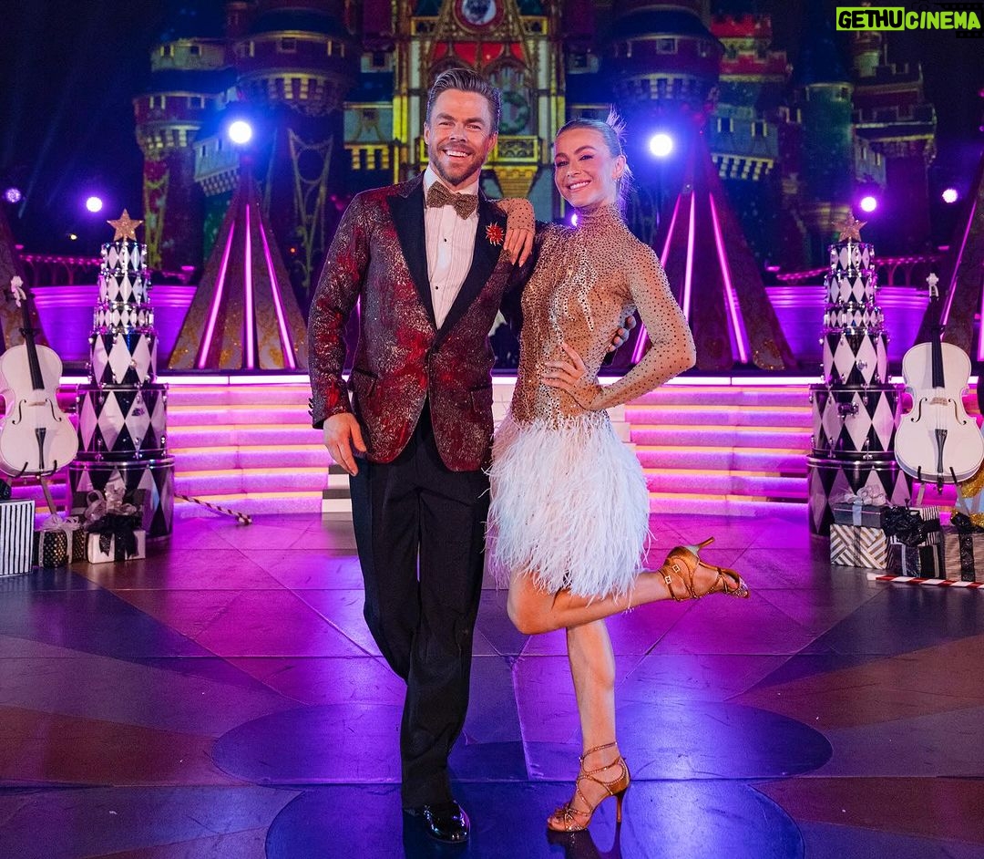 Derek Hough Instagram - Let the festivities begin! 🎄✨ Don't miss #DisneyHolidayCelebration, Sunday at 8/7c on @ABCNetwork. Stream next day on Hulu and Disney+! @WaltDisneyWorld @DisneyAulani
