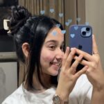 Deshna Dugad Instagram – Mirror 🪞❤️
Which selfie is your fav ?! Mine is the last one 😜
.
.
#deshna #deshnadugad