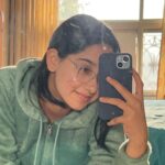 Deshna Dugad Instagram – Mirror 🪞❤️
Which selfie is your fav ?! Mine is the last one 😜
.
.
#deshna #deshnadugad