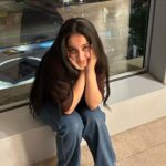 Deshna Dugad Instagram - Moody 🐿️🐿️ . Pc - @tirthjoisher ( thanks for being my unpaid photographer) 😝😉🤣♥️ . #deshna #deshnadugad #moody #moodswings #mood Jio World Drive