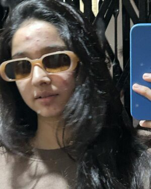 Deshna Dugad Instagram - Mirror selfie girl is here 🤳🤳👀
.
.
#deshna #deshnadugad