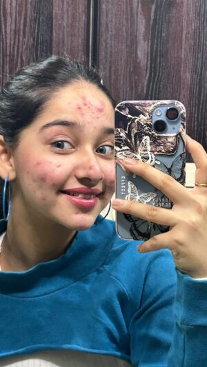 Deshna Dugad Instagram - Did you notice something ( hint - eyes ) 👀 
.
.
#deshna #deshnadugad