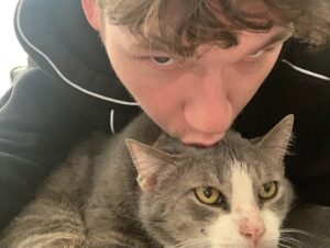 Devin Druid Instagram - my sweet boy Nayla left us yesterday. he was born under my sister's bed when i was 11, and i was holding him as a little kitten when he opened his eyes for the first time. he's been my best friend and my cuddle buddy for years and it kills me to lose him. he provided so much love and comfort to my family and i am so grateful for the memories i have because of him.