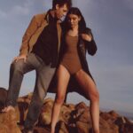 Devin Druid Instagram - Guess Uomo, desborda una vibra cálida y terrosa con toques de sofisticación masculina al lado del actor y escritor Devin Druid en una historia idílica con Annie Marie, sus notas de cardamomo, salvia, ámbar y maderas son el complemento perfecto en esta dualidad. . . Fotografía: Shane McCauley Talento: Annie Marie y Devin Druid Dirección Creativa: Inés Abouchard Maquillaje: Sophie Haig Pelo: Candice Birns con Oribe Hair Care para Statement Artists Estilismo: Alycia Cohen Producción: Ella Cepeda Video: Alejandra Hinojosa . . . #lbeautemx #Guess #Fragances #DevinDruid #AnnieMarie #BellaVitaRosa #GuessUomo
