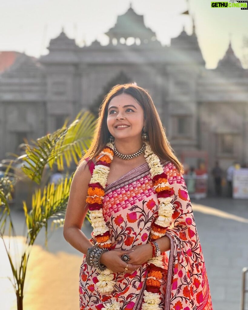 Devoleena Bhattacharjee Instagram - Har Har MAHADEV ✨🙏🏻✨ Varanasi - Kashi - Banaras