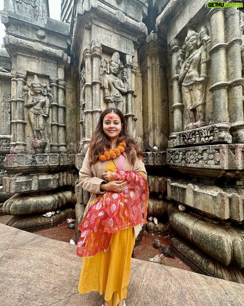 Devoleena Bhattacharjee Instagram - Maa #kamakhya 🙏🏻✨ #nilachalparbat #guwahati #assam #assamtourism