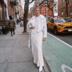 Devon Windsor Instagram - When the taxi cab has perfect timing (swipe) 🚕 #nyfw
