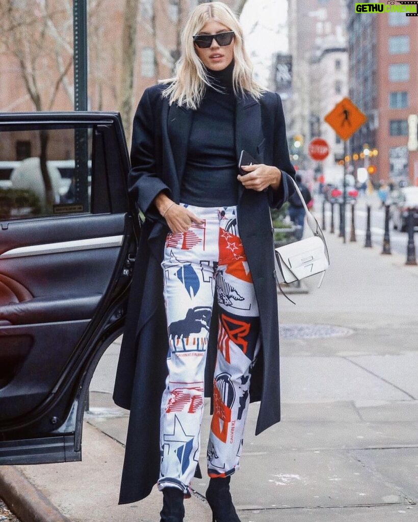 Devon Windsor Instagram - Be there in a New York minute… #nyfw