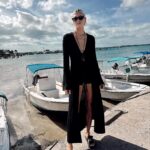 Devon Windsor Instagram – Idk about you, but black always has me feeling fierce 😎🖤