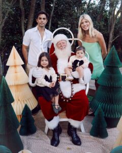 Devon Windsor Instagram - Merry ❤️🎅🏼