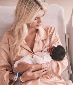 Devon Windsor Instagram - 2023…your most liked pictures ❤️ This year has brought me one of my greatest gifts, Celine Blue. It has pushed me more than I have ever thought. This year I’ve grown in ways I could have never imagined. I’ve loved more than ever. Seeing the girls together has melted my heart! I got to travel, work, see friends who I don’t get to see often, and most importantly spend time with my family. Thank you to all my family, friends and supporters who have always been there for me! Here’s to 2024, being the best year yet!