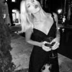 Devon Windsor Instagram - When the wine matches the lip and the nails 🍷💋