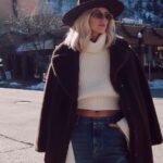 Devon Windsor Instagram - Shopping and fondue… apres ski life 🍷